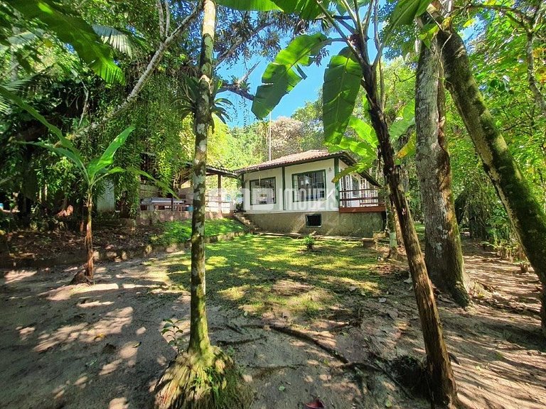 Casa com acesso exclusivo para a Praia do Félix