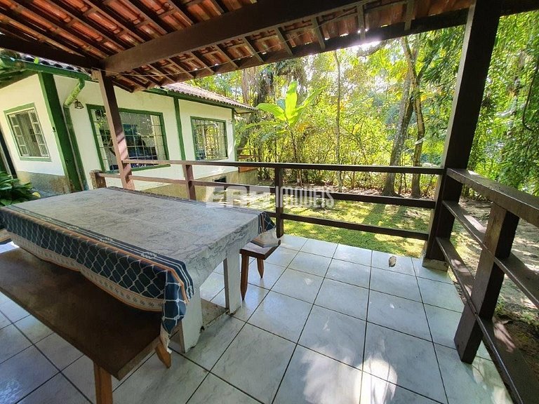 Casa com acesso exclusivo para a Praia do Félix