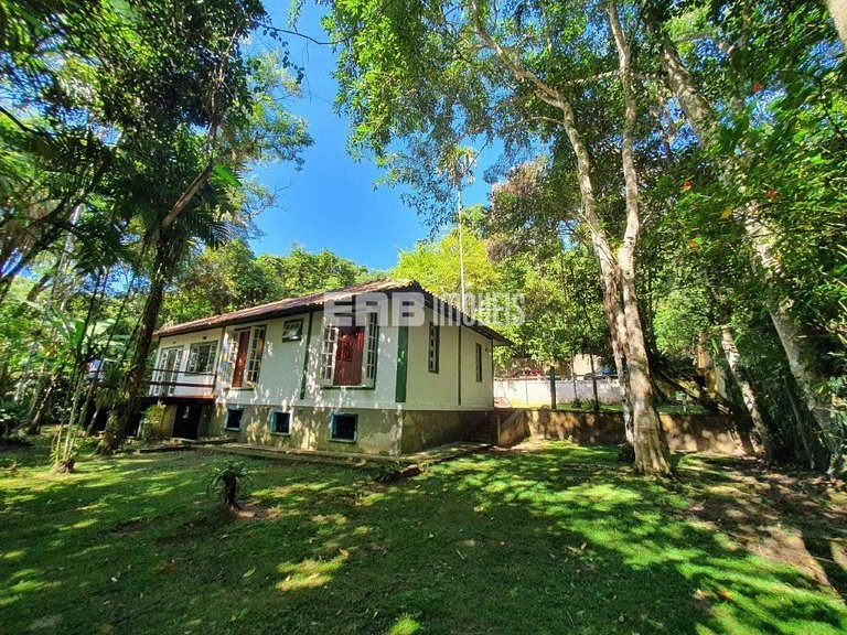 Casa com acesso exclusivo para a Praia do Félix