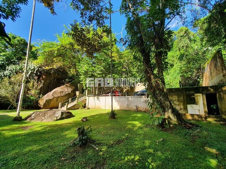 Casa com acesso exclusivo para a Praia do Félix