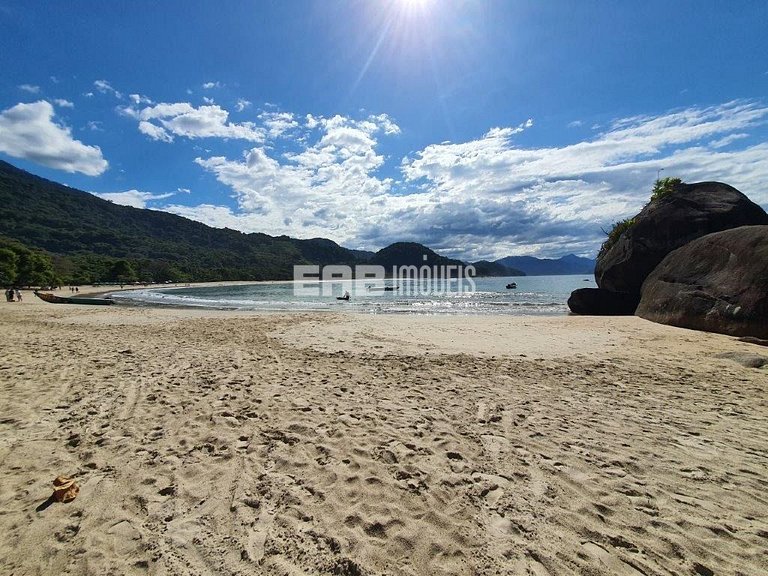 Casa com acesso exclusivo para a Praia do Félix