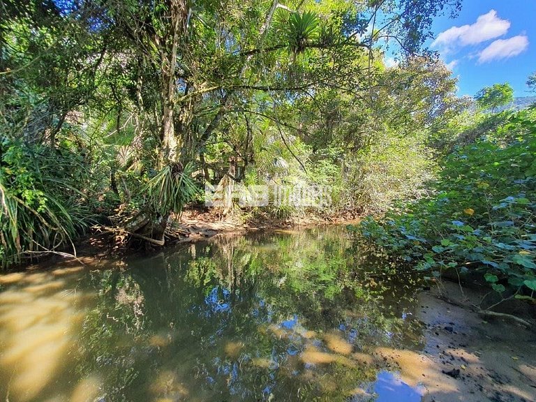 Casa com acesso exclusivo para a Praia do Félix