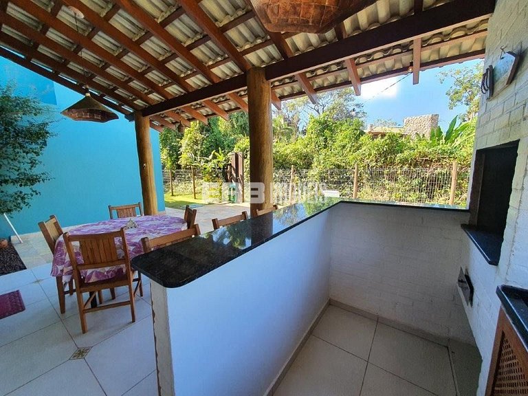 Casa com 5 suítes para locação de temporada em Itamambuca