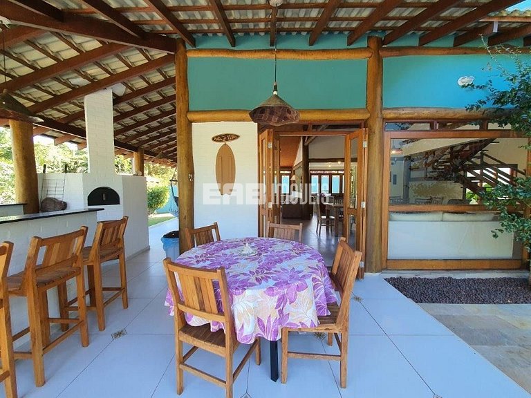 Casa com 5 suítes para locação de temporada em Itamambuca