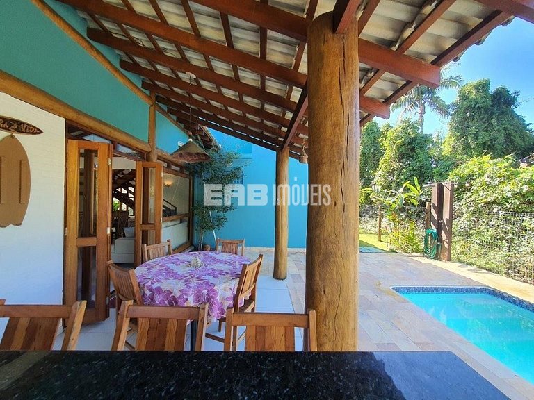 Casa com 5 suítes para locação de temporada em Itamambuca