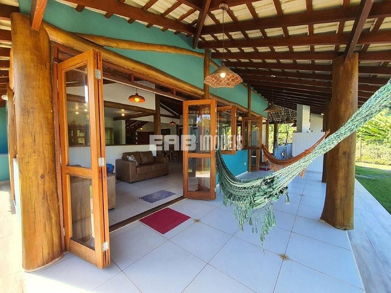 Casa com 5 suítes para locação de temporada em Itamambuca