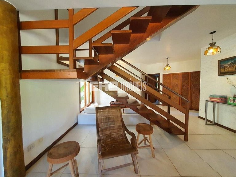 Casa com 5 suítes para locação de temporada em Itamambuca