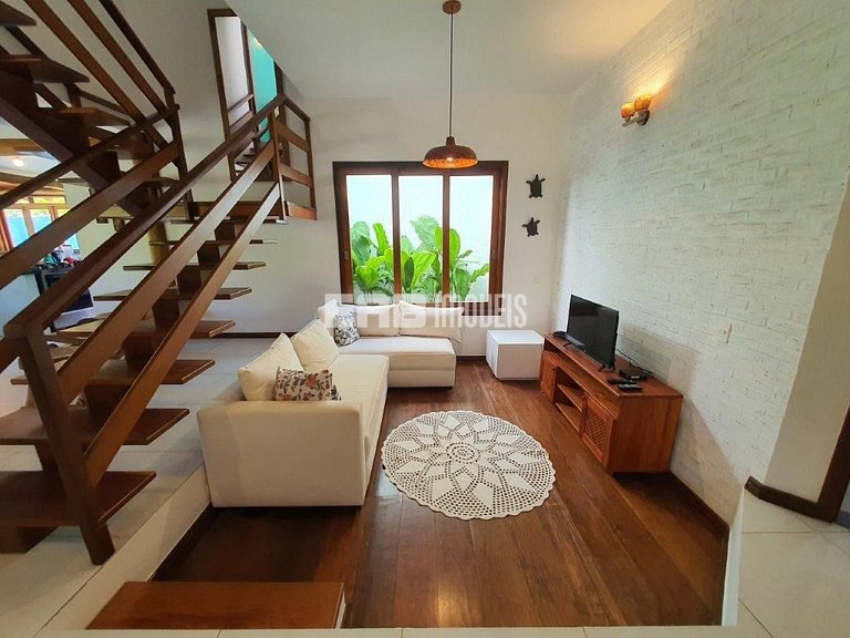 Casa com 5 suítes para locação de temporada em Itamambuca