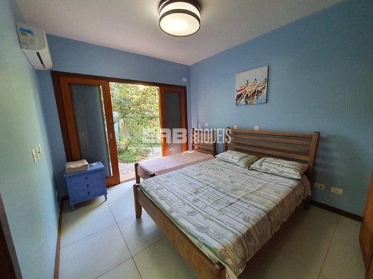 Casa com 5 suítes para locação de temporada em Itamambuca