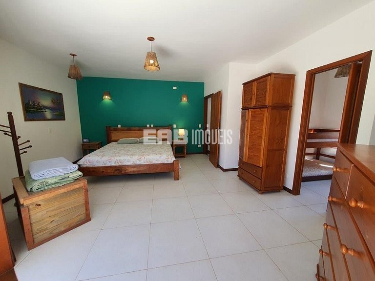 Casa com 5 suítes para locação de temporada em Itamambuca