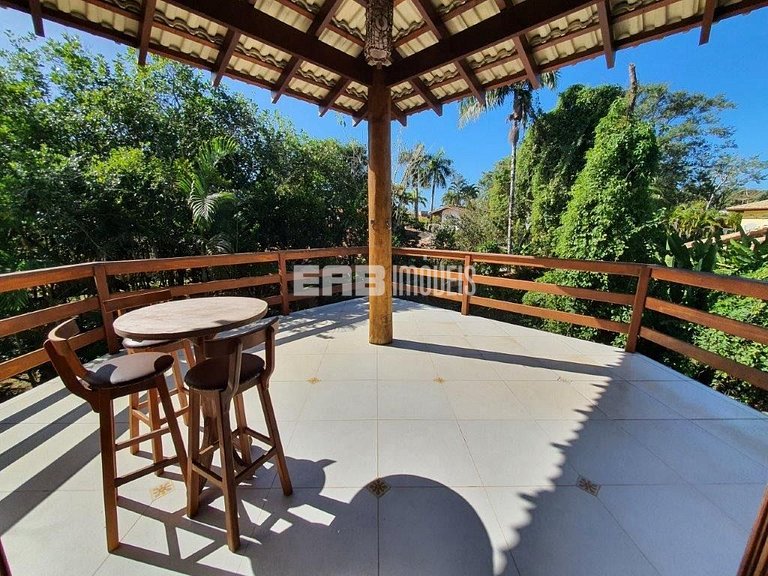 Casa com 5 suítes para locação de temporada em Itamambuca