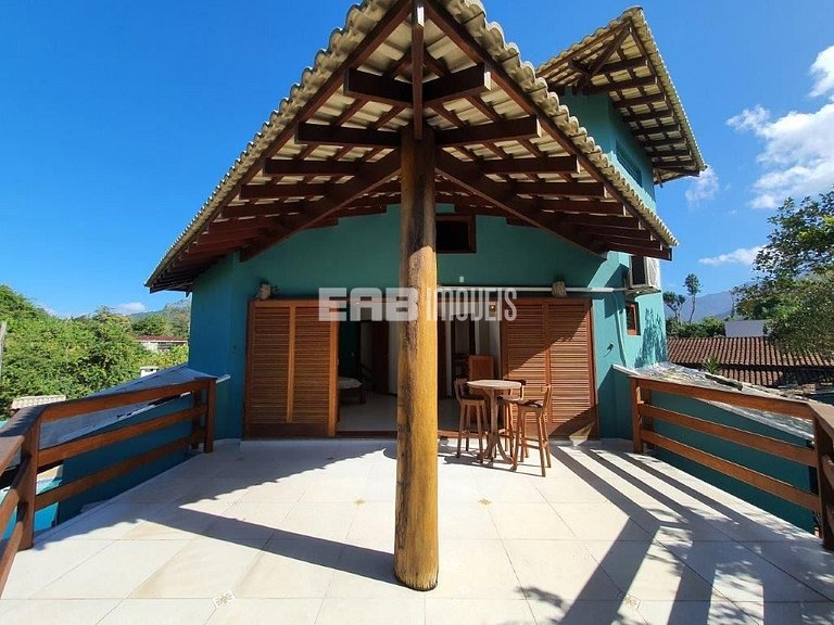 Casa com 5 suítes para locação de temporada em Itamambuca