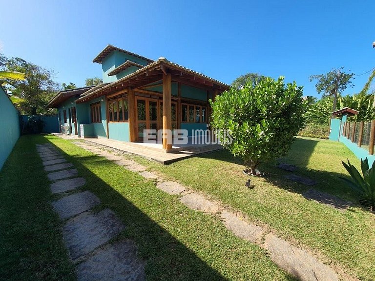 Casa com 5 suítes para locação de temporada em Itamambuca