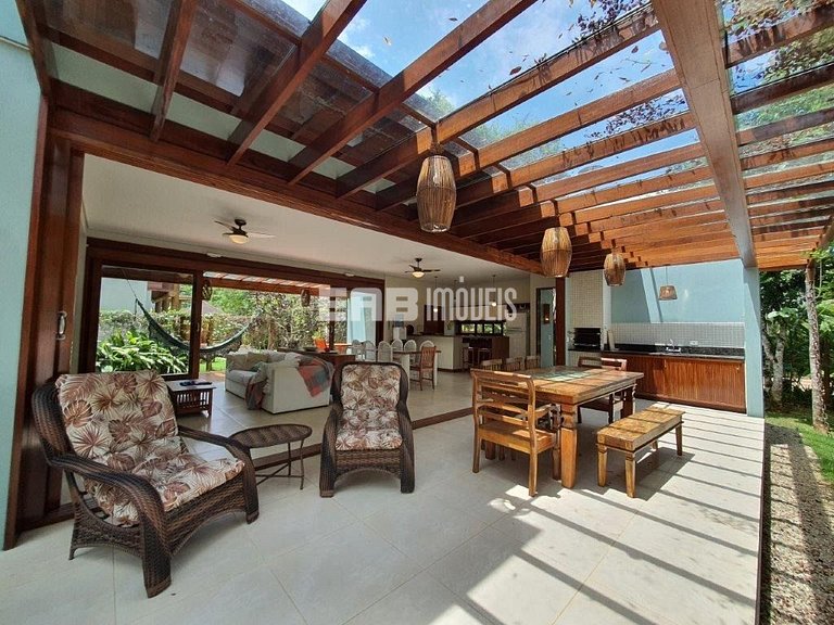 Casa para locação de temporada em Itamambuca, Ubatuba. Acomo