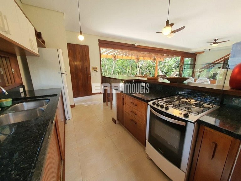 Casa para locação de temporada em Itamambuca, Ubatuba. Acomo