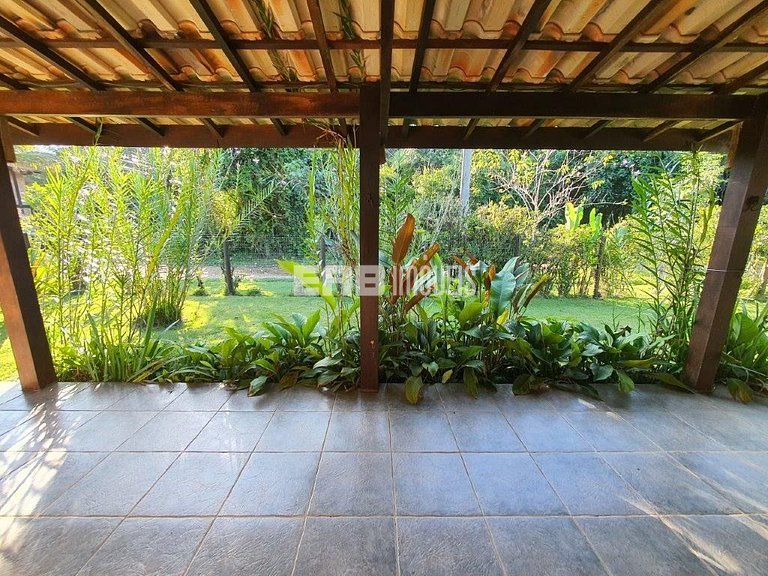 Casa para locação de temporada, em frente à área verde e per