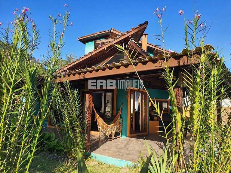 Casa para locação de temporada, em frente à área verde e per