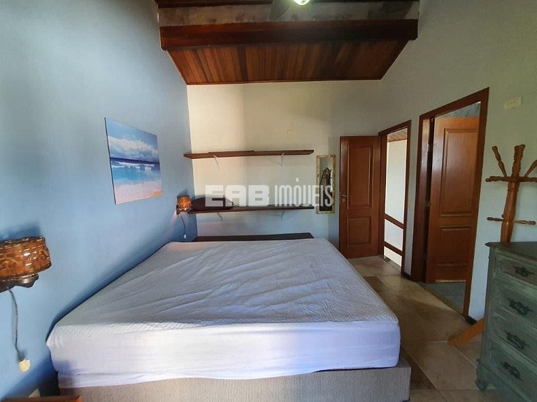 Casa para locação de temporada, em frente à área verde e per