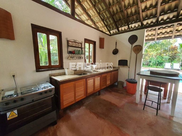 Casa com piscina para temporada em Itamambuca