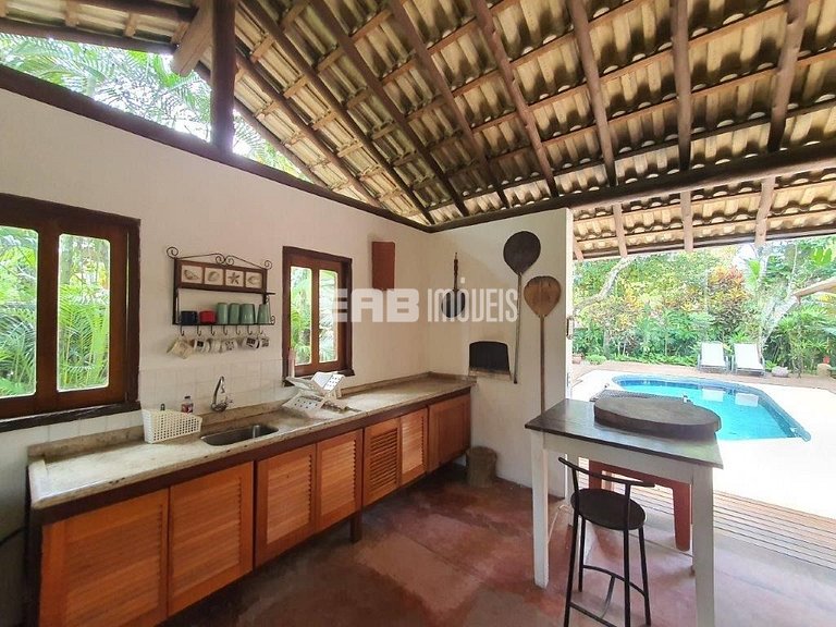 Casa com piscina para temporada em Itamambuca