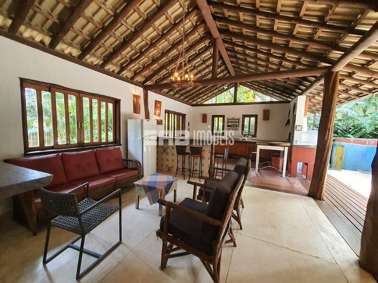 Casa com piscina para temporada em Itamambuca