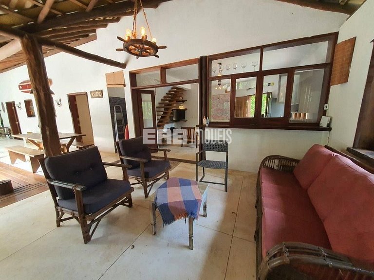 Casa com piscina para temporada em Itamambuca