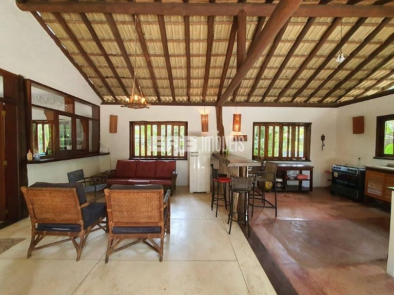 Casa com piscina para temporada em Itamambuca