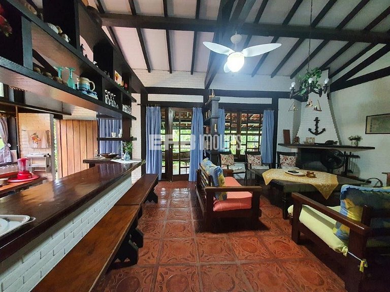 Casa espaçosa e confortável a apenas 20 metros da praia de I