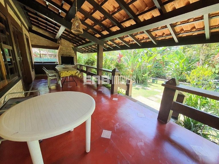 Casa espaçosa e confortável a apenas 20 metros da praia de I