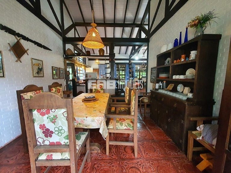 Casa espaçosa e confortável a apenas 20 metros da praia de I