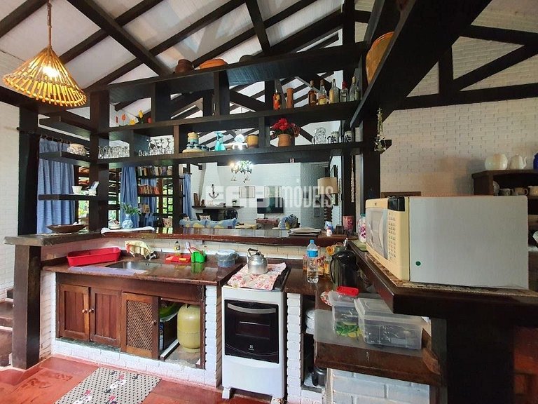 Casa espaçosa e confortável a apenas 20 metros da praia de I