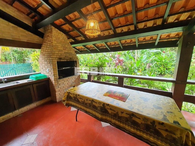 Casa espaçosa e confortável a apenas 20 metros da praia de I