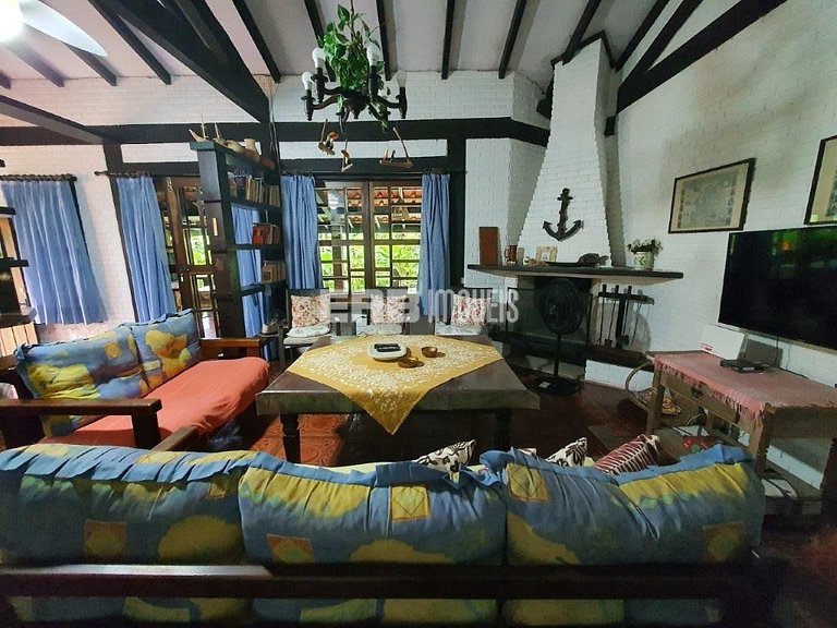 Casa espaçosa e confortável a apenas 20 metros da praia de I