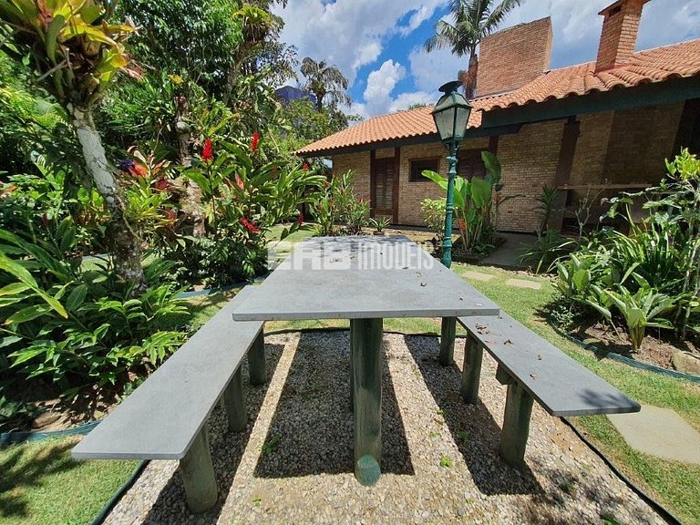 Casa espaçosa e confortável a apenas 20 metros da praia de I