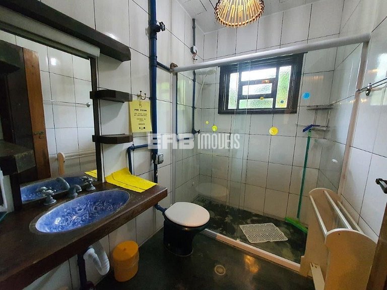 Casa espaçosa e confortável a apenas 20 metros da praia de I