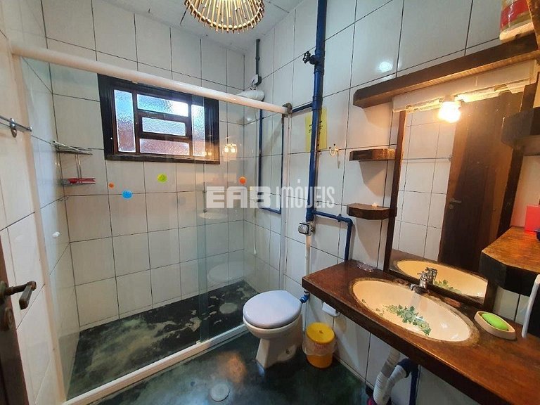 Casa espaçosa e confortável a apenas 20 metros da praia de I