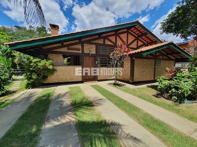 Casa espaçosa e confortável a apenas 20 metros da praia de I