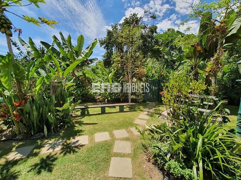 Casa espaçosa e confortável a apenas 20 metros da praia de I