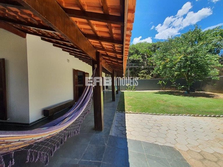 Casa para temporada a 90m do mar em Itamambuca. Acomoda 9 pe