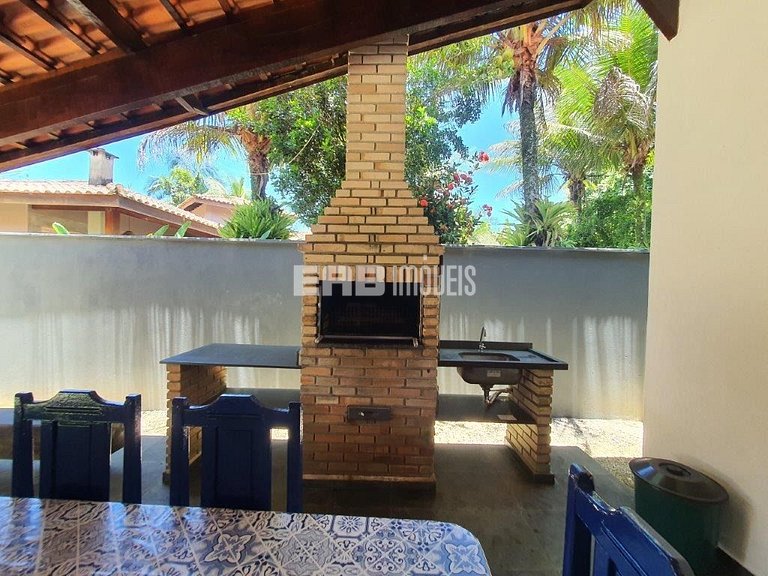 Casa para temporada a 90m do mar em Itamambuca. Acomoda 9 pe