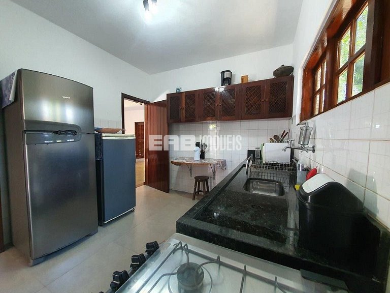 Casa para temporada a 90m do mar em Itamambuca. Acomoda 9 pe