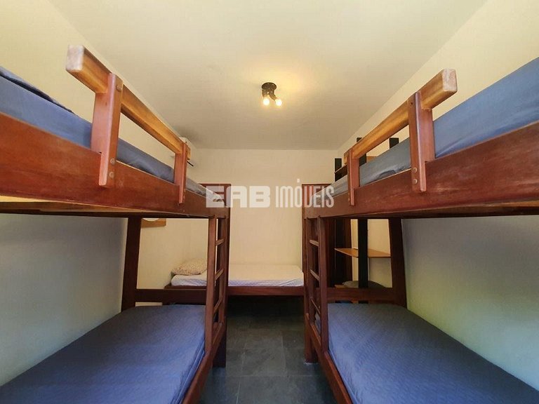 Casa para temporada a 90m do mar em Itamambuca. Acomoda 9 pe