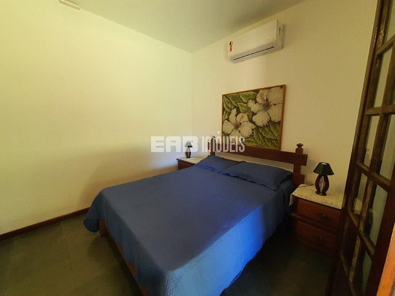 Casa para temporada a 90m do mar em Itamambuca. Acomoda 9 pe