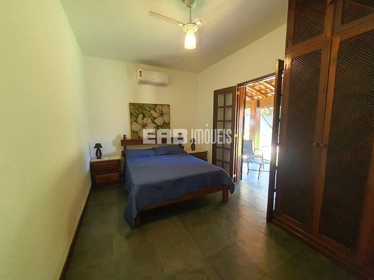 Casa para temporada a 90m do mar em Itamambuca. Acomoda 9 pe