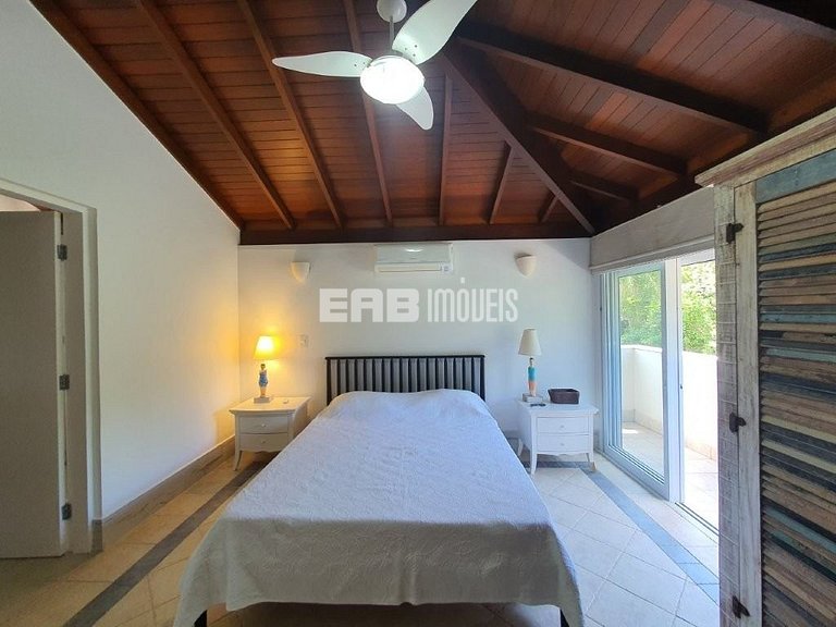 Linda casa com piscina e espaço gourmet. Acomodações para 11