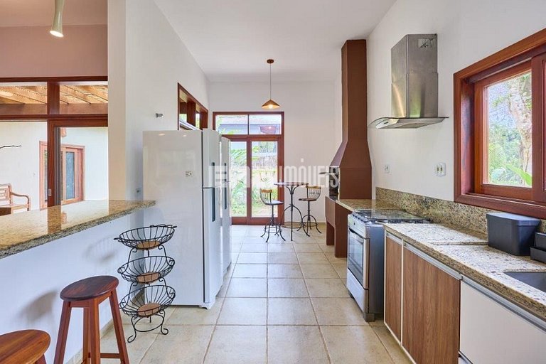 Casa para locação de temporada com 4 dormitórios, em Itamamb