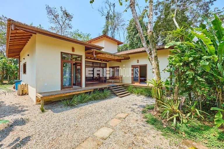 Casa para locação de temporada com 4 dormitórios, em Itamamb