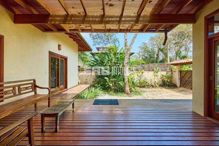 Casa para locação de temporada com 4 dormitórios, em Itamamb