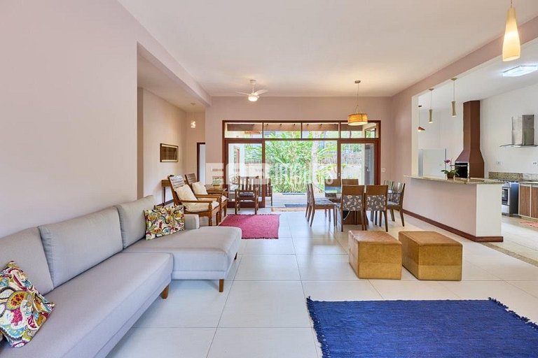 Casa para locação de temporada com 4 dormitórios, em Itamamb