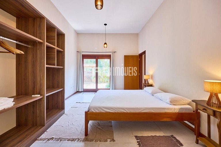 Casa para locação de temporada com 4 dormitórios, em Itamamb